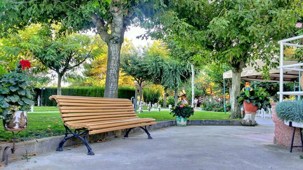 ホテルJardins Del Segria リェイダ エクステリア 写真
